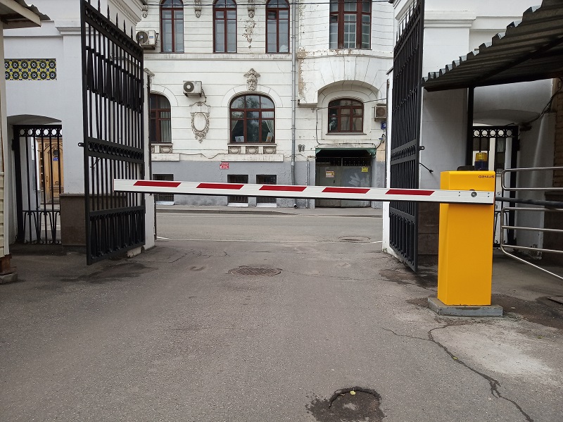 автоматический шлагбаум
